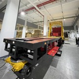 كيف يتفاعل برنامج تحميل الحاويات مع آليات قفل الحاويات؟